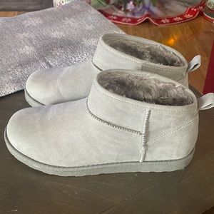 Falls Creek Shortie Womens memory foam ankle boots